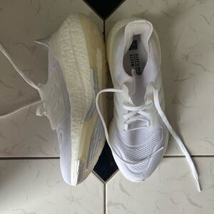 Adidas Ultraboost Light size US 8